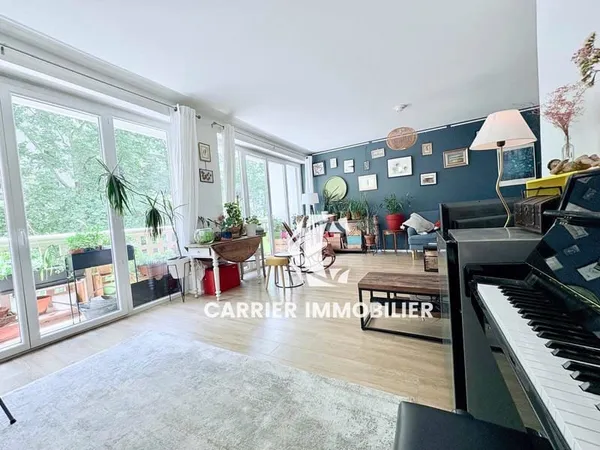 Magnifique T2 -T3 traversant de 64m2 avec grand balcon fil