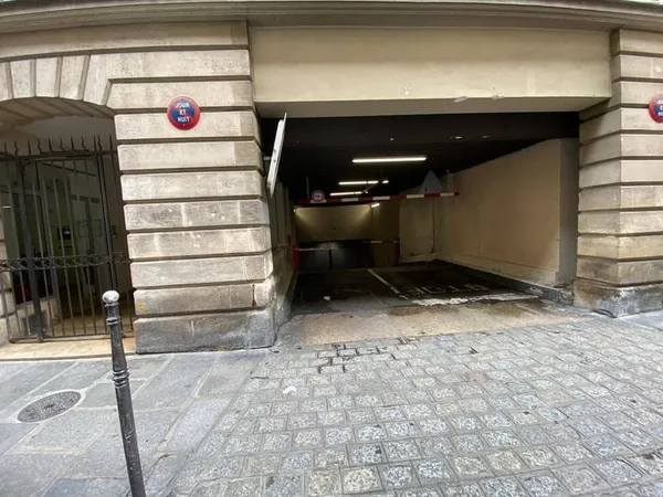 Parking 12 m²