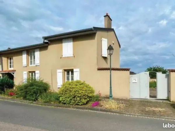 Superbe maison atypique de 295m² entièrement rénovée sur un terrain de 915m²