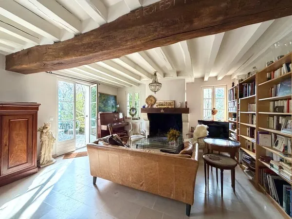 SENLIS Maison familiale et maison annexe terrain de 700m2