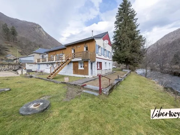 Maison principal et 5 gites 300m2 vue 360 sur montagne