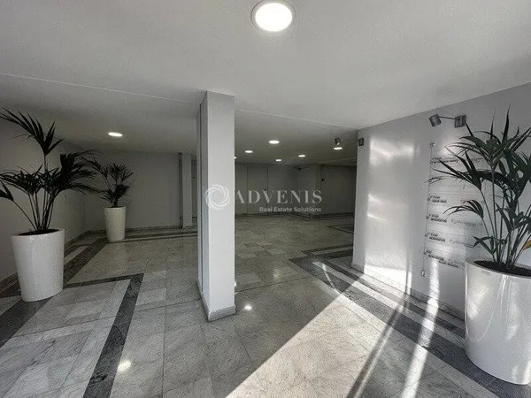 Bureau 326 m²