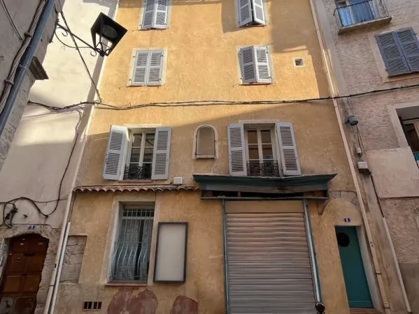 Immeuble de rapport 1 pièce 140 m²