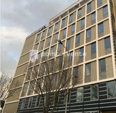 Local commercial 301 m²