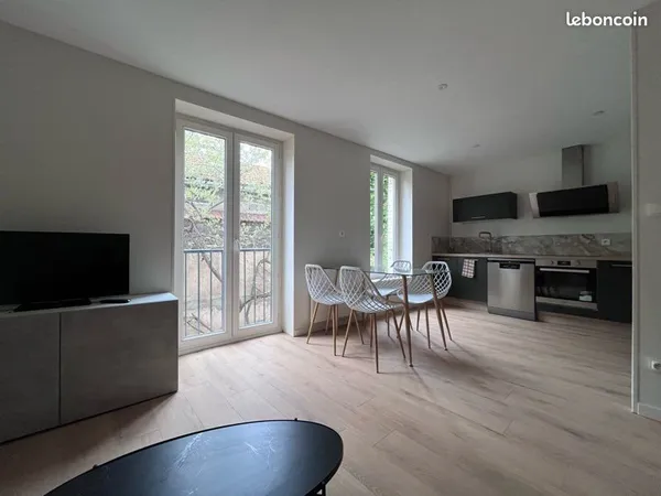 Bel appartement T3 meublé