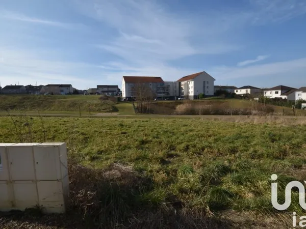 Terrain 240 m²