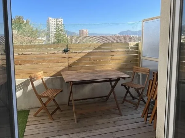 APPARTEMENT T2 AVEC TERRASSE ET PLACE DE PARKING PRIVATIVE