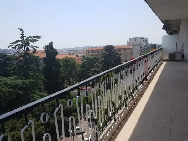 Appartement 4/5P,140 m2, vue sur Cannes, secteur carnot