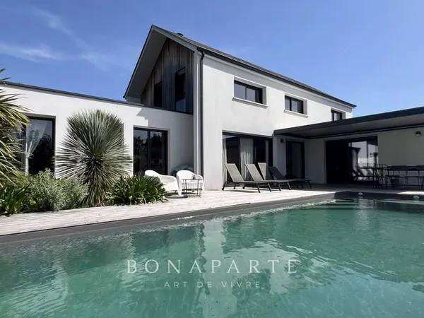 VILLA CONTEMPORAINE 2020 - 5 CHAMBRES - PISCINE CHAUFFÉE AU SEL - COTEAUX LIMITE BIZANOS - DPE A