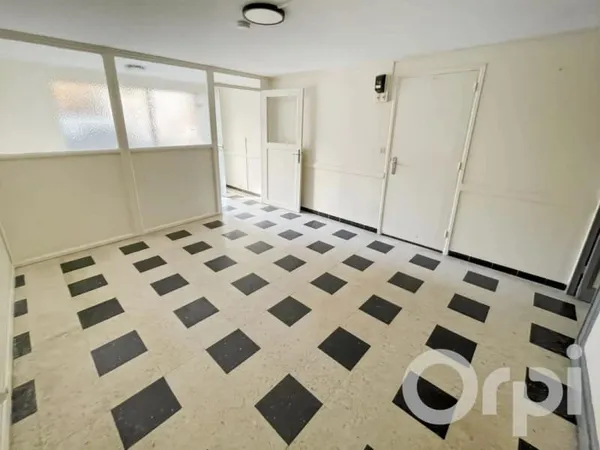 Local 38 m²