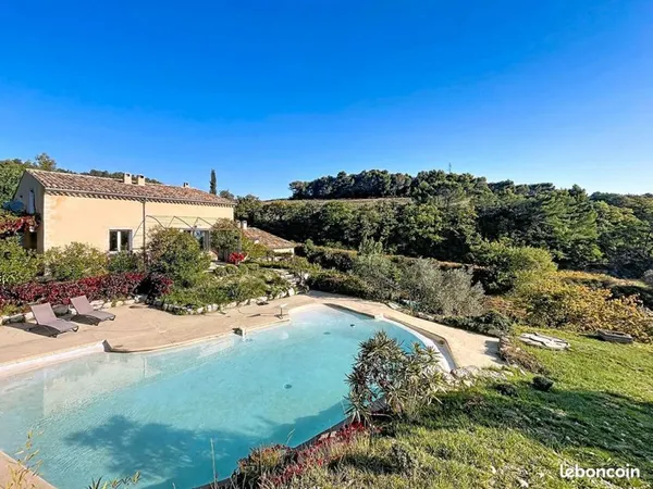 Propriété 14 pièces 368 m²