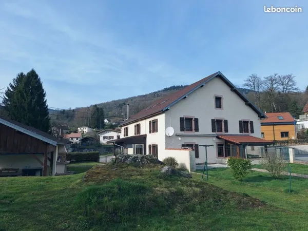 Immeuble de rapport avec gîtes - 325 m² - Vosges - 399 000