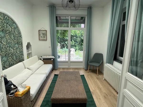 Propose chambre meublée dans colocation 120m² proche Tram