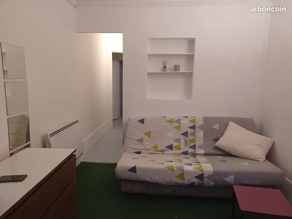 Location studio meublé 21m² - Paris 7