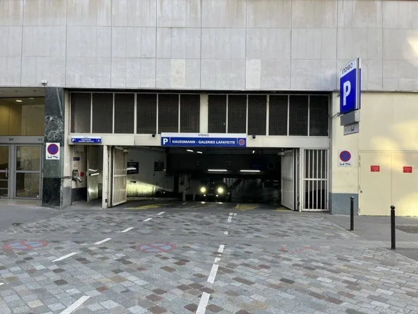 Parking 12 m²