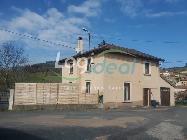 Sur la commune de Thel au coeur du village, maison individue