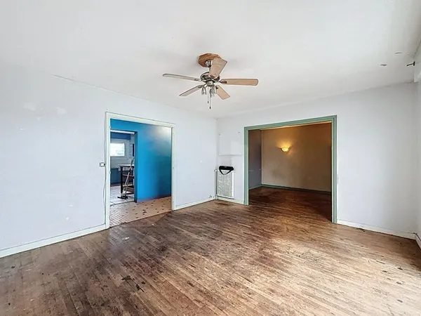 A vendre - grand appartement T3 à rénover à Keryado