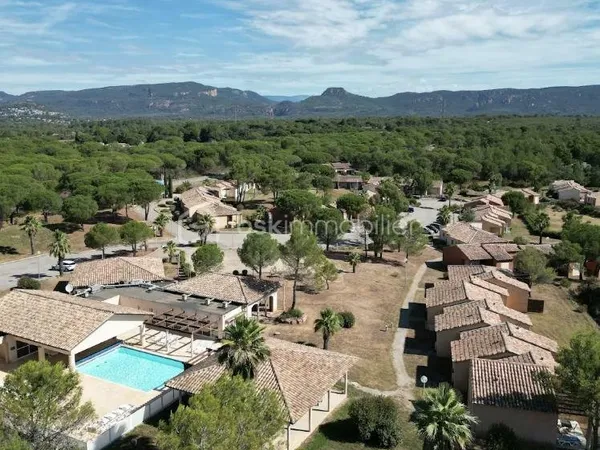 Spécial investisseurs - Maison T3 meublée et parking en résidence de tourisme