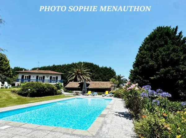 Propriété 10 pièces 223 m²