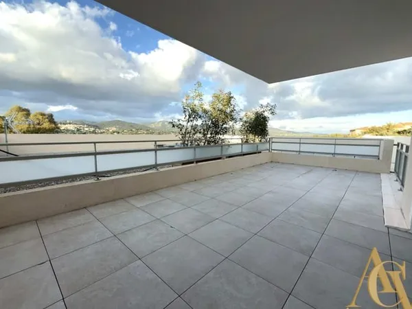 T3 haut de gamme terrasse 32 m² & vue imprenable !
