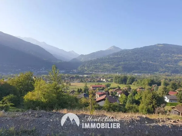 Terrain constructible 808 m²