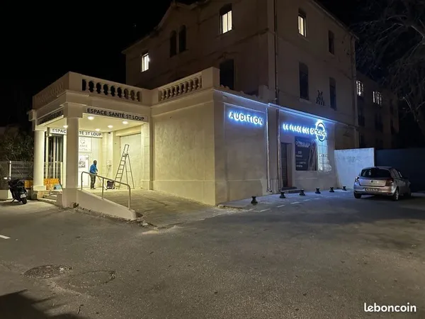 Local 120m2 dans espace santé
