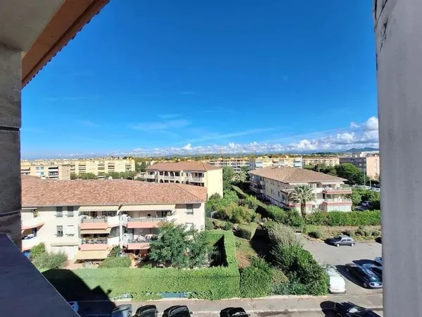Réf. 10052 - FREJUS, VIAGER OCCUPE