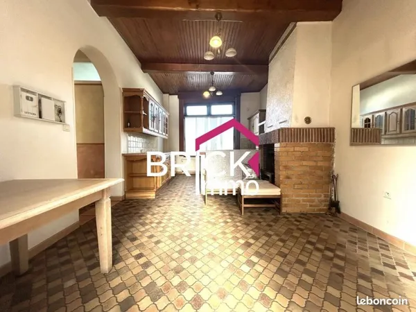 Maison 7 pièces 242 m²