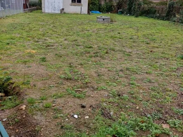 Terrain 590 m²