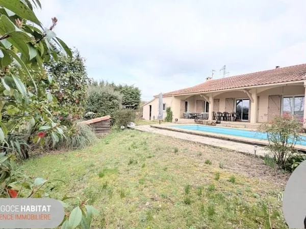 VILLA PLAIN PIED PISCINE STUDIO TERRAIN 4000 M2