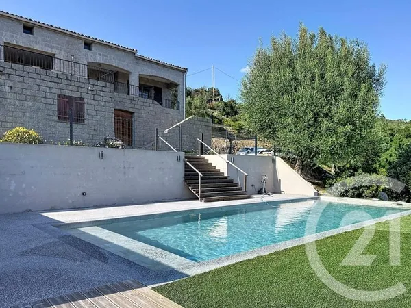 Maison 11 pièces 263 m²