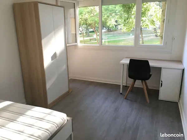 Chambre en Coloc - face FAC et Métro