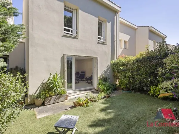 Bonneveine: Maison 166 m2 hab, 80 m2 jardin, Garage Double
