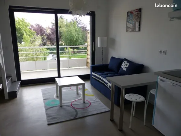 A louer t2 duplex meuble avec balcan et prk au calme