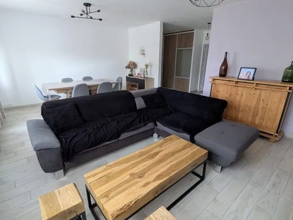 Appartement meublé - 82m2 - parking privée