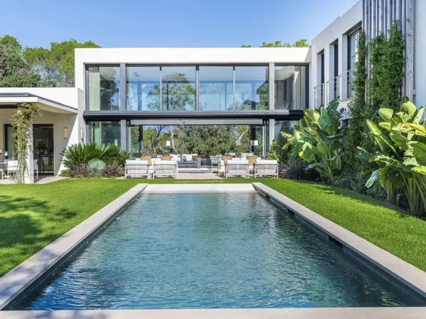 Bienvenue dans la Villa située au Parc Privé de Mougins