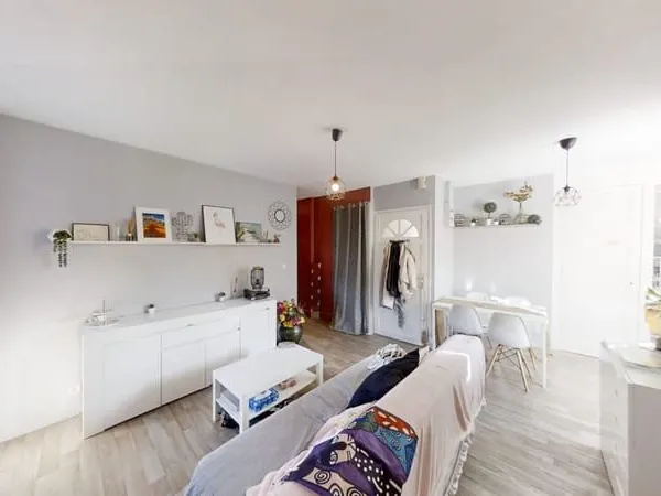 T3 - 55m2 - 2 chambres - cave - extérieur 135m2