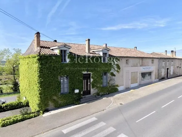 Duras - Charmante maison de village avec double habitation et potentiel commercial