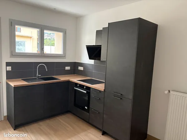 F2 meublé 34 m² - Rénové 2025 - Parking + Cave - Morbier - 730 CC