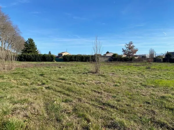 NOUVELLE OPÉRATION - 10 TERRAINS À BÂTIR - CHARMES-SUR-RHÔNE