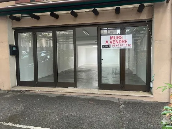 RODEZ CENTRE, A vendre murs commerciaux
