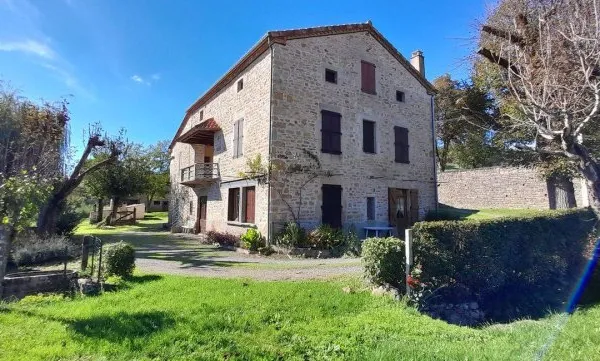 Maison 8 pièces 240 m²