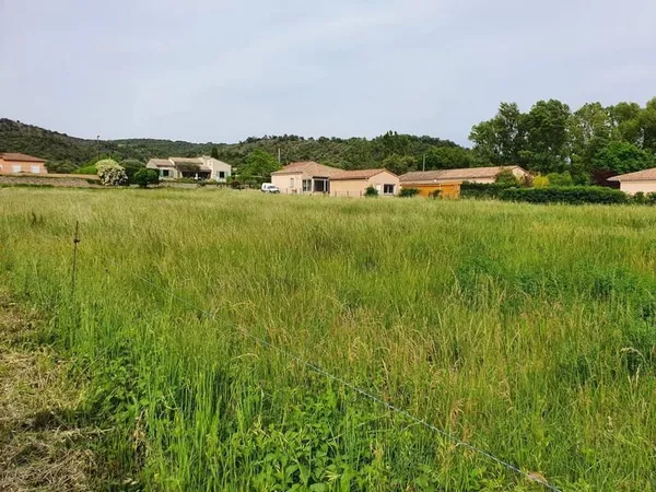 Terrain 436 m²