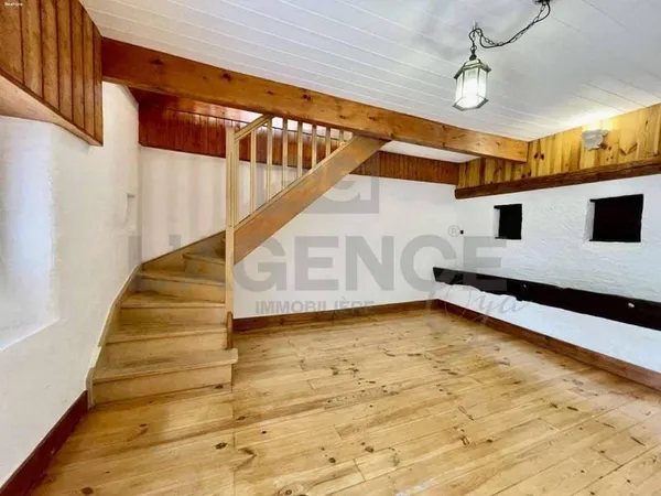 Maison 10 pièces 245 m²