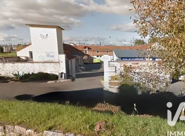 Bâtiment 1600 m²