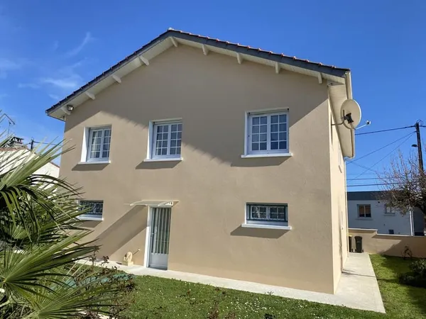 ANGOULEME rue calme maison individuelle sur sous-sol en parf