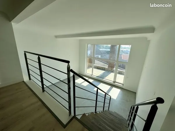 Loft/atelier/surface 4 pièces 150 m²