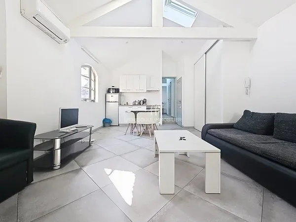 Nouveau. Avignon intra muros Appartement 2 pièces