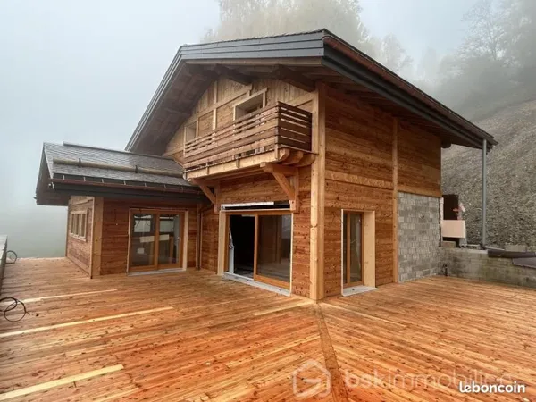 Chalet 5 pièces 315 m²