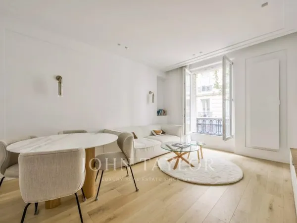 Batignolles- Bel appartement de deux chambres entièrement rénové